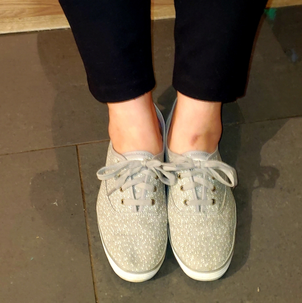 - Keds champions 9.5 new cond